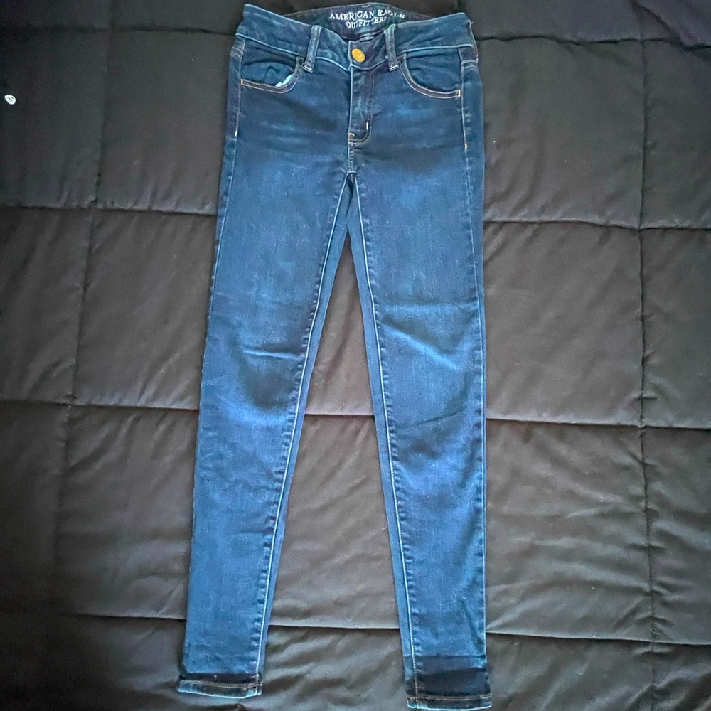 American Eagle dark blue jeans